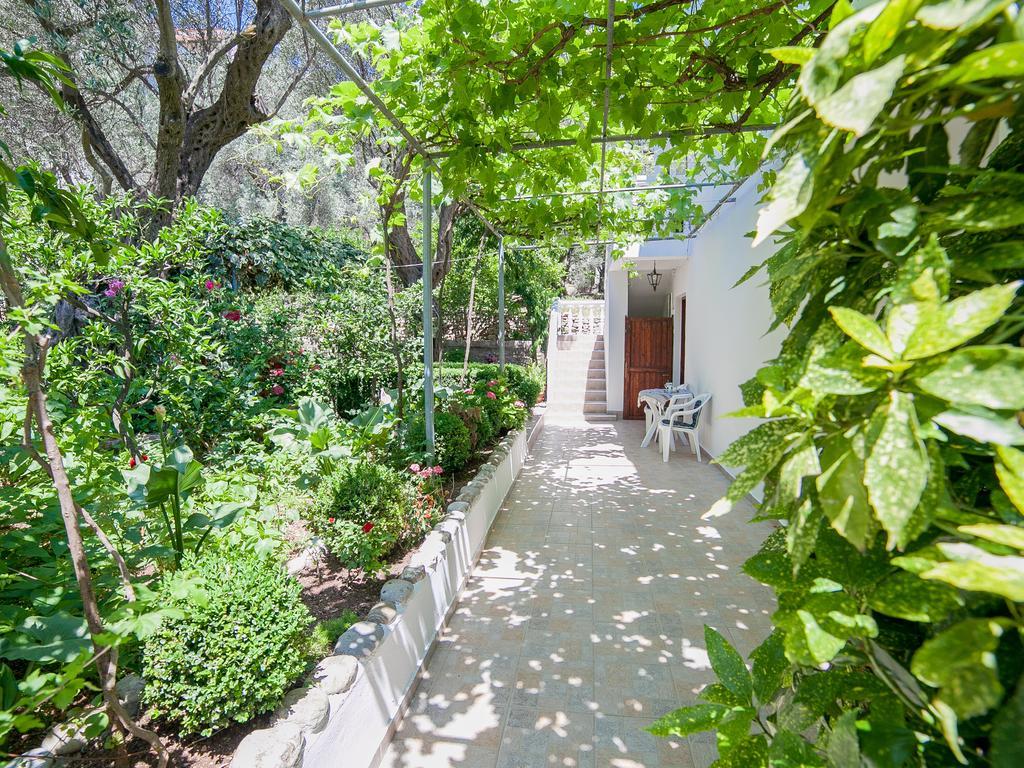 Rooms Garden Petrovac エクステリア 写真
