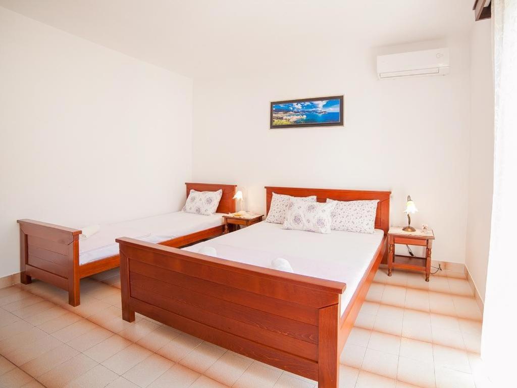 Rooms Garden Petrovac 部屋 写真
